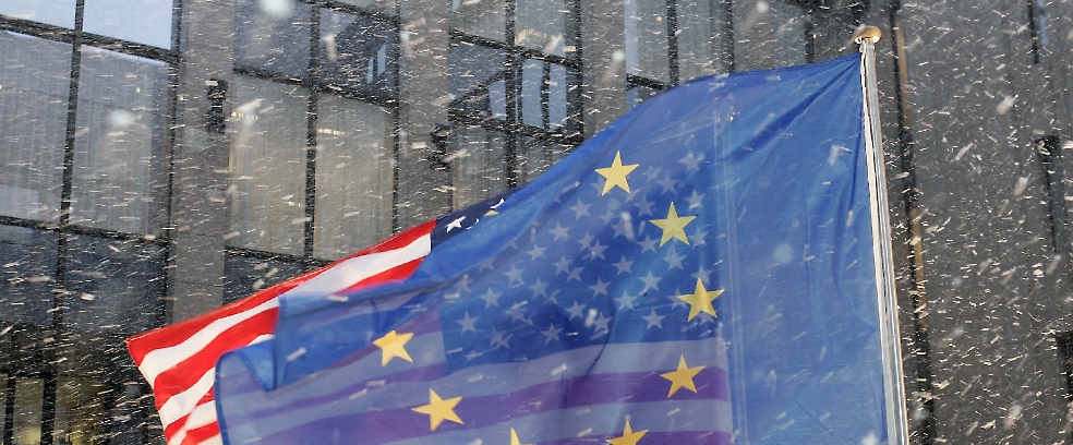Vlaggen EU en VS
